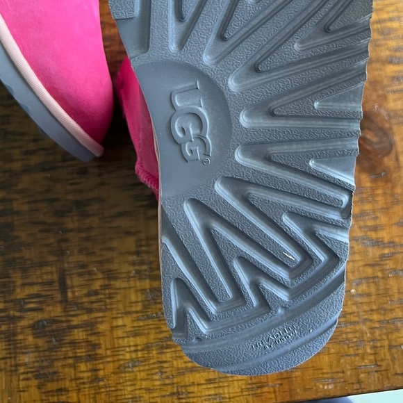 ✨SALE✨  Ugg pink bow boots ✨SALE✨ - Picture 5 of 7